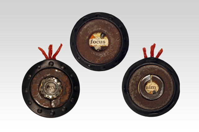 Magnet Necklace: Go, Focus, Aim